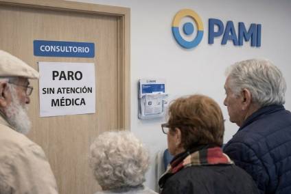 Después de la protesta de los médicos, sigue el recorte en salud